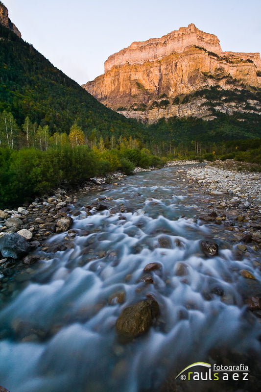 Atardece sobre el rio Ara 2