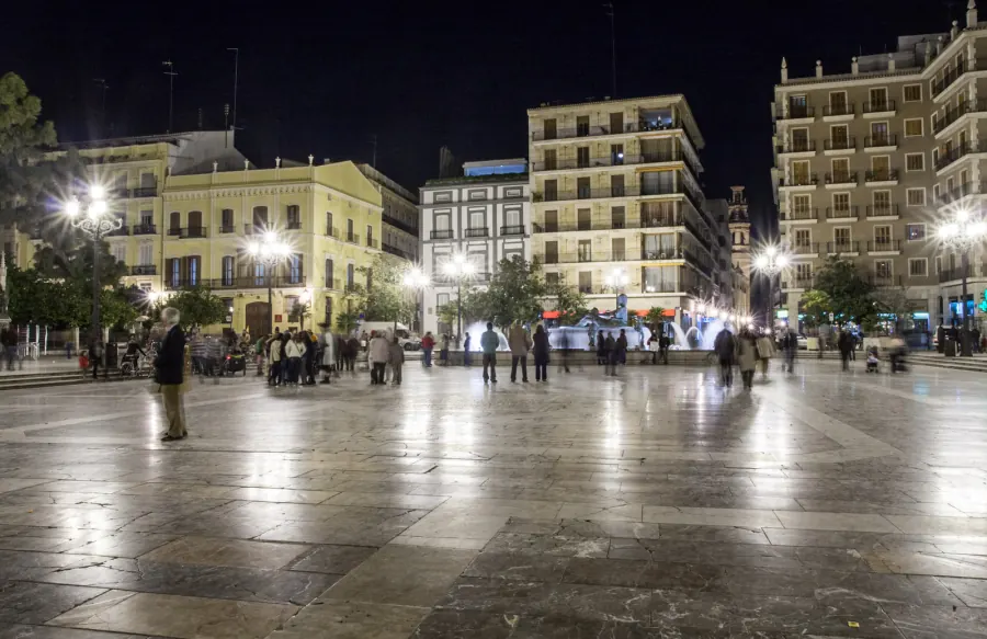 La misma fotografía nocturna con el balance de blancos corregido